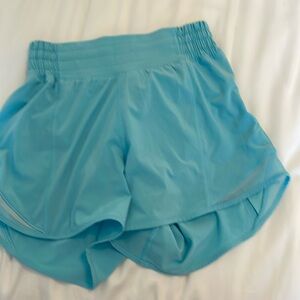 Hottie hots lululemon shorts high rise 4 inch |size 2|